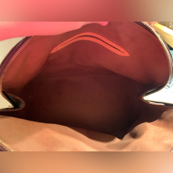 Lv Monogram - Picture 2 of 5